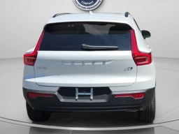 Volvo XC40 Core B5 AWD 2026