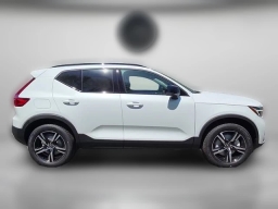 Volvo XC40 Core B5 AWD 2026
