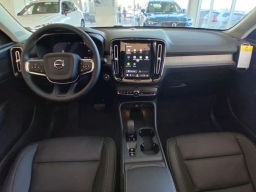 Volvo XC40 Core B5 AWD 2026