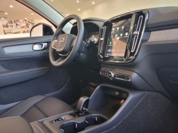 Volvo XC40 Core B5 AWD 2026