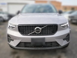 Volvo XC40 Core B5 AWD 2026