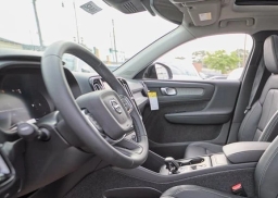Volvo XC40 Core B5 AWD 2026