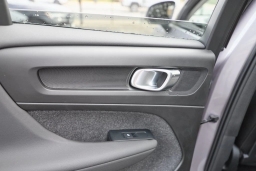 Volvo XC40 Core B5 AWD 2026