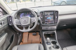Volvo XC40 Core B5 AWD 2026