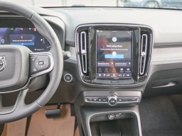 Volvo XC40 Core B5 AWD 2026