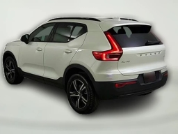 Volvo XC40 Core B5 AWD 2026