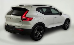 Volvo XC40 Core B5 AWD 2026