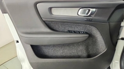Volvo XC40 Core B5 AWD 2026