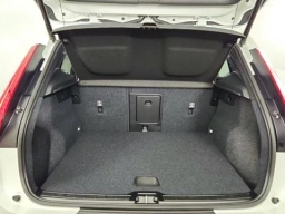 Volvo XC40 Core B5 AWD 2026