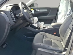 Volvo XC40 Core B5 AWD 2026