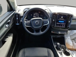 Volvo XC40 Core B5 AWD 2026