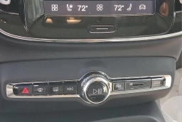 Volvo XC40 Core B5 AWD 2026