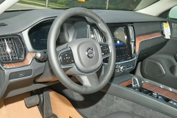 Volvo V60 Cross Country Plus B5 AWD 2026