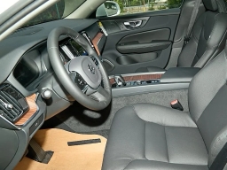 Volvo V60 Cross Country Plus B5 AWD 2026