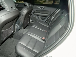 Volvo V60 Cross Country Plus B5 AWD 2026