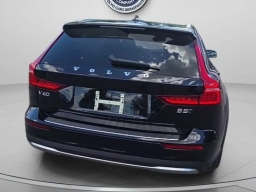 Volvo V60 Cross Country Ultra B5 AWD 2026