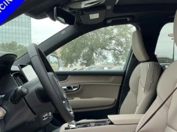 Volvo XC90 Plus B5 AWD 6-Seater 2026