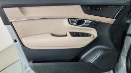 Volvo XC90 Plus B5 AWD 7-Seater 2026