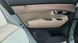 Volvo XC90 Plus B5 AWD 7-Seater 2026