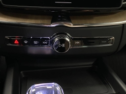 Volvo XC60 Plus B5 AWD 2026