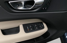 Volvo XC60 Plus B5 AWD 2026