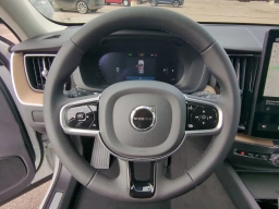 Volvo XC60 Plus B5 AWD 2026