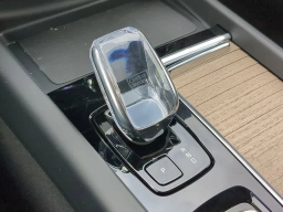 Volvo XC60 Plus B5 AWD 2026