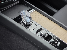 Volvo XC60 Plus B5 AWD 2026