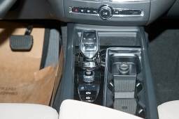 Volvo XC60 Plus B5 AWD 2026