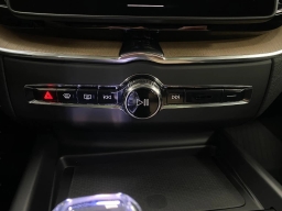 Volvo XC60 Plus B5 AWD 2026