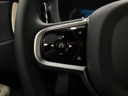 Volvo XC60 Plus B5 AWD 2026