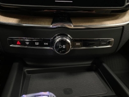 Volvo XC60 Plus B5 AWD 2026