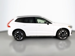 Volvo XC60 Plus B5 AWD 2026