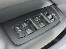 Volvo XC60 Plus B5 AWD 2026