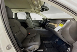 Volvo XC60 Plus B5 AWD 2026