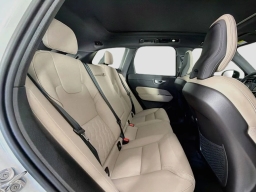 Volvo XC60 Plus B5 AWD 2026