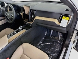 Volvo XC60 Plus B5 AWD 2026