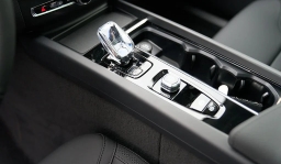 Volvo XC60 Plus B5 AWD 2026