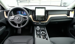 Volvo XC60 Plus B5 AWD 2026