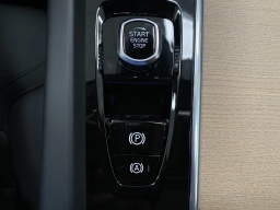 Volvo XC60 Plus B5 AWD 2026