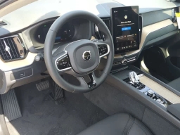 Volvo XC60 Plus B5 AWD 2026