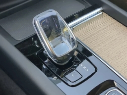 Volvo XC60 Plus B5 AWD 2026