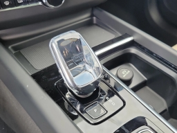 Volvo XC60 Plus B5 AWD 2026