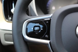 Volvo XC60 Plus B5 AWD 2026