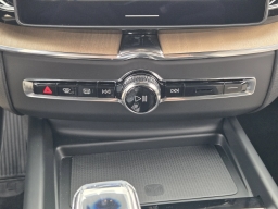 Volvo XC60 Plus B5 AWD 2026