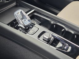 Volvo XC60 Plus B5 AWD 2026