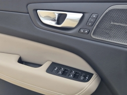 Volvo XC60 Plus B5 AWD 2026