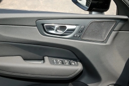 Volvo XC60 Plus B5 AWD 2026