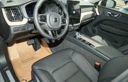 Volvo XC60 Plus B5 AWD 2026