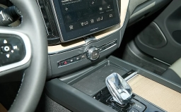 Volvo XC60 Plus B5 AWD 2026